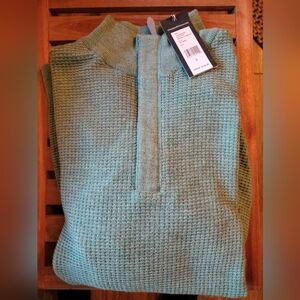 Men's vineyard Vines quarter zip. NWT. Large